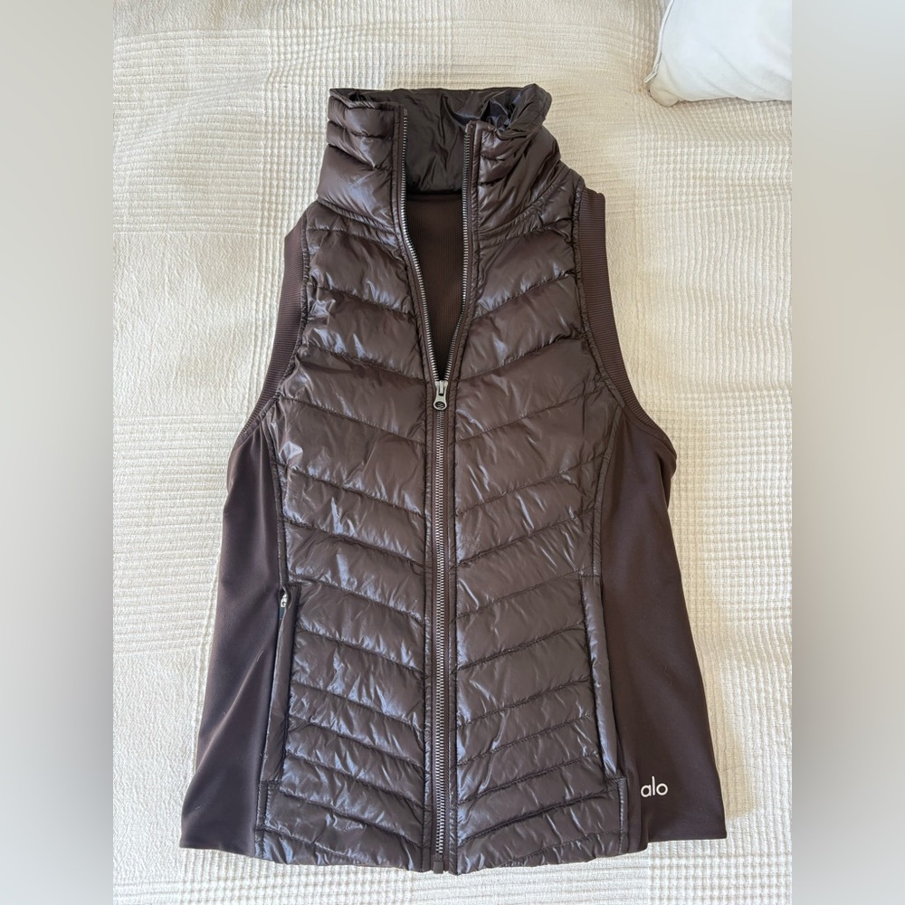 ALO Yoga Women's Chocolate Quilted Vest
